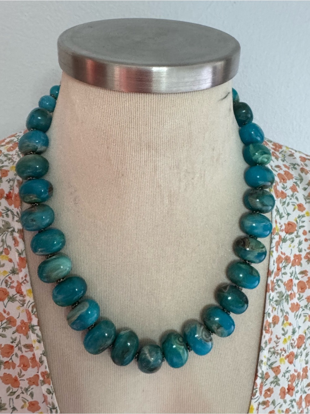 Bright Turquoise Bead Necklace for Women